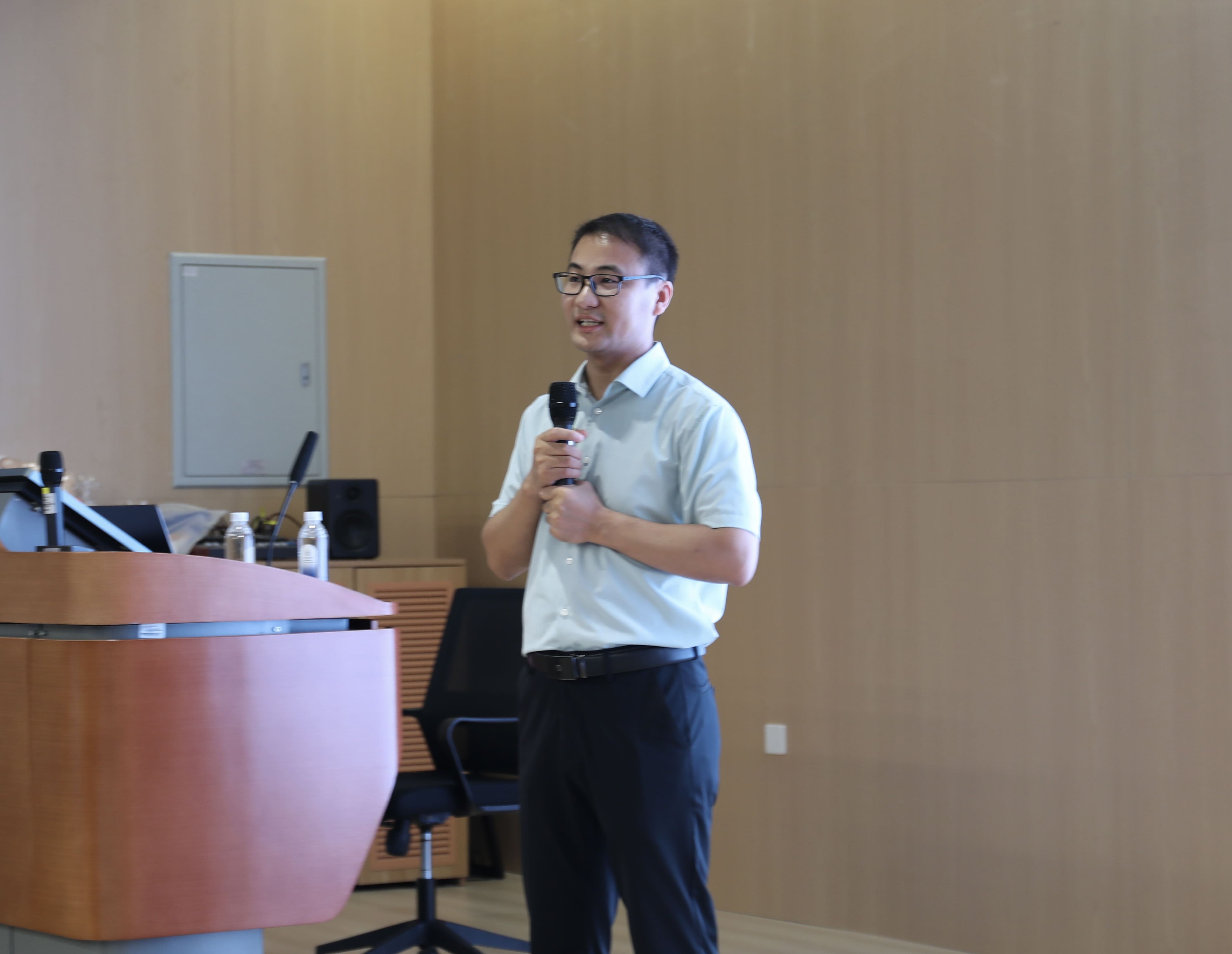 浙江大学副教授倪超老师